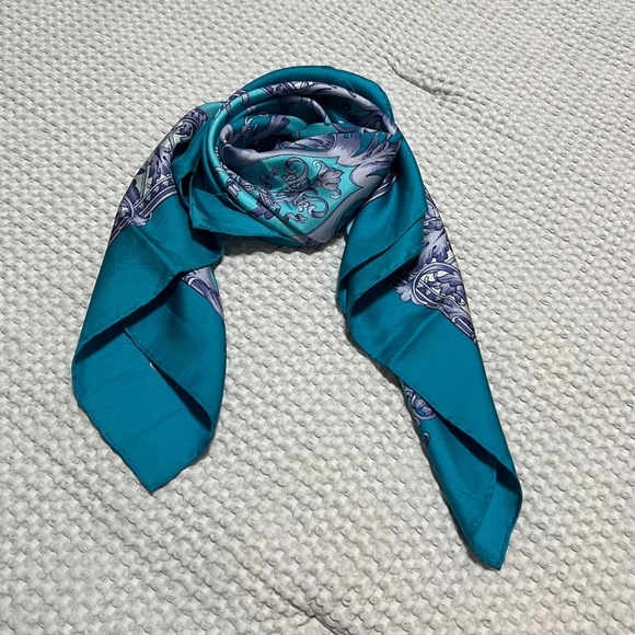 Vintage large silk scarf by DANIEL LA FORET - Picture 6 of 6